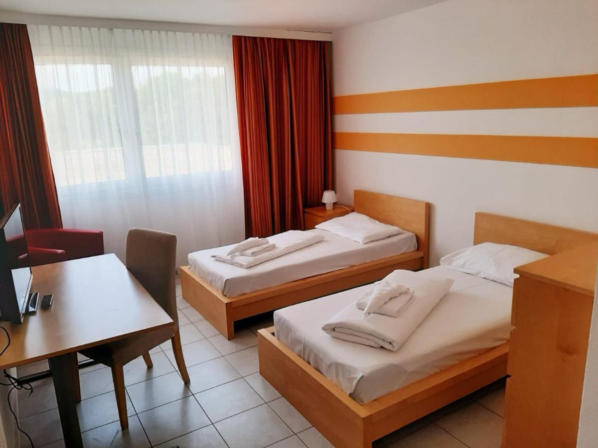 Lenas West Hotel Vienna Exterior photo